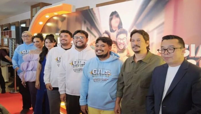 Film “GJLS: Ibuku Ibu-Ibu”, Komedi Absurd yang Sentil Realita Anak Muda Zaman Now