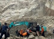 Korban Longsor Tambang Cirebon Bertambah jadi 17 Orang