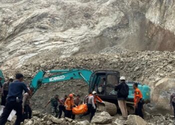 Korban Longsor Tambang Cirebon Bertambah jadi 17 Orang