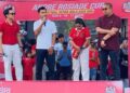 Pratama Arhan Beri Tips dan Motivasi untuk Pesepakbola Muda di Pembukaan Andre Rosiade Cup 2 Andre Rosiade bersama Pratama Arhan saat membuka Andre Rosiade Cup. (dok. istimewa)