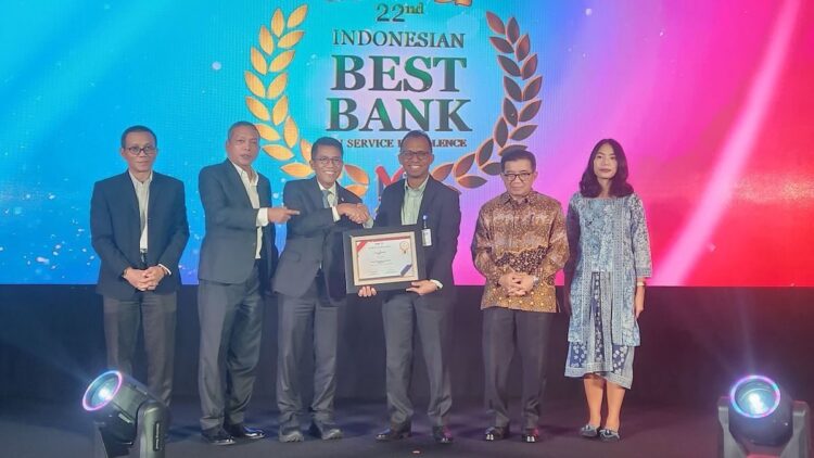 Bank Nagari Raih Dua Penghargaan Banking Service Excellence Awards 1 Bank Nagari menyabet dua penghargaan sekaligus pada ajang Banking Service Excellence Awards 2025 yang digelar Majalah Infobank dan Marketing Research Indonesia (MRI). (dok. istimewa)
