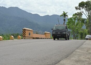 Gubernur Mahyeldi resmikan Jembatan Kurambik. (dok. adpsb)