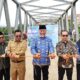 Gubernur Mahyeldi saat peresmian jembatan baru akses ke RS Unand. (dok. adpsb)
