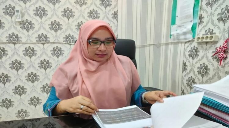 Pemkab Agam Siapkan 12 Hektare Lahan untuk Sekolah Rakyat bagi Keluarga Kurang Mampu 1 Pelaksanaan Harian Kepala Dinas Sosial Agam Dewi Afriani. Dok ANTARA/Yusrizal