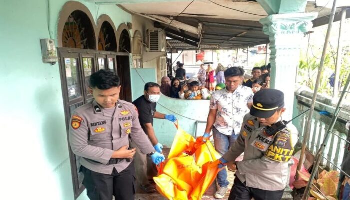 Warga Geger, Mayat Lansia Ditemukan Dalam Rumah di Padang Selatan