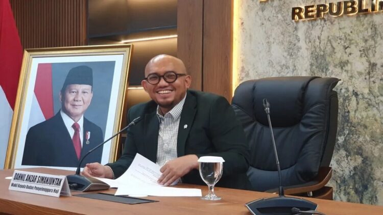 Arab Saudi Batalkan Rencana Pemangkasan Kuota Haji Indonesia, Komitmen Presiden jadi Kunci 1 Wakil Kepala Badan Penyelenggara Haji Dahnil Anzar Simanjuntak saat konferensi pers di Gedung BP Haji, Jakarta, Rabu (11/6/2025). (ANTARA/Asep Firmansyah)
