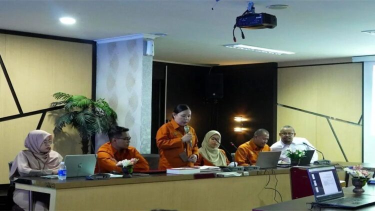 Kegiatan peningkatan data statistik melalui pembinaan satu data Indonesia yang dilakukan bersama oleh Pemkot Bukittinggi dan Badan Pusat Statistik (BPS) (ANTARA/Al Fatah)