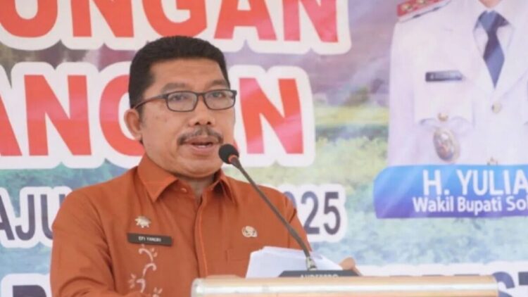 Inovatif dan Berdaya, BUMNag Solsel Tampil di Lomba Berprestasi Sumbar 2025 1 Asisten Bidang Pemerintahan Setdakab Solok Selatan Efi Yandri. (Antara)