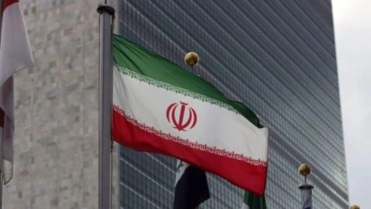 Iran Gempur Pangkalan AS di Qatar, Qatar Kecam Pelanggaran Kedaulatan 1 Arsip Foto - Bendera Iran terlihat di markas besar PBB di New York, AS, Rabu (8/1/2020). ANTARA/Xinhua/Li Muzi/am/aa.