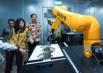 Menteri Komunikasi dan Digital Meutya Hafid usai meninjau Labolatorium IDTH, Depok, Jawa Barat, Rabu (4/6/2025) mengatakan dengan hadirnya IDTH, Indonesia kini memiliki kapasitas untuk menguji secara ilmiah, transparan, dan akuntabel sesuai standar internasional. (Foto: Dok Kemkomdigi)