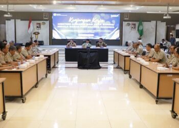 Dorong Percepatan Penyelesaian Masalah Pertanahan, Menteri Nusron Beri Pembinaan di Kanwil BPN Provinsi Jawa Timur 19 Menteri Nusron beri arahan di Kanwil BPN Jawa Timur. (dok. ATR/BPN)