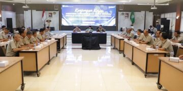 Dorong Percepatan Penyelesaian Masalah Pertanahan, Menteri Nusron Beri Pembinaan di Kanwil BPN Provinsi Jawa Timur 8 Menteri Nusron beri arahan di Kanwil BPN Jawa Timur. (dok. ATR/BPN)