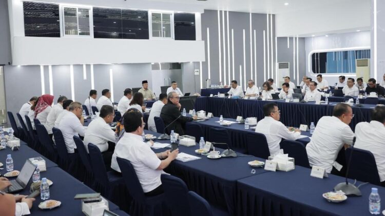 Memasuki Akhir Q2, Menteri Nusron Imbau Jajaran Reviu Capaian dan Penuntasan Target Kerja 1 Menteri Nusron imbau jajaran review kinerja. (dok. istimewa)
