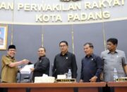 Pemko Padang Serahkan Dokumen Perubahan KUA-PPAS kepada Pimpinan DPRD