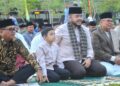 Wako Fadly Amran Salat Idul Adha di lapangan Apeksi Balaikota Padang. (dok. Prokopim)