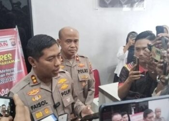 Kapolres Padang Pariaman AKBP Faisol Amir memberi keterangan pada wartawan terkait kasus Batang Anai. (dok. Antara)