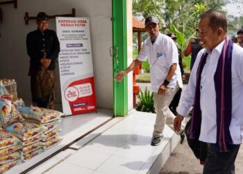 Wamenkop Ferry Juliantono dan Deputi Bidang Materi Komunikasi dan Informasi Kantor Komunikasi Kepresidenan, M Isra Ramli menghadiri dialog Percepatan Pembentukan Koperasi Desa Merah Putih di NTB. (Foto: PCO)