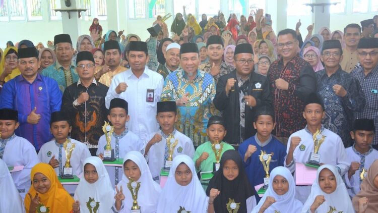 Wawako Maigus Nasir buka MK2MDT Kota Padang. (dok. Prokopim)