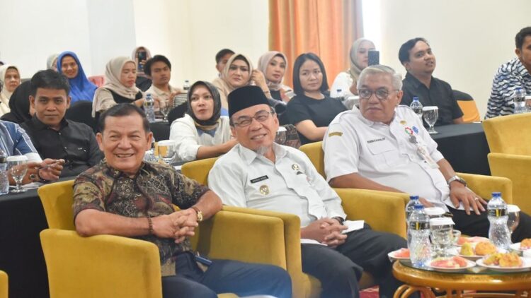 Wawako Maigus Nasir hadir pada acara pembekalan kewirausahaan TKM di Padang. (dok. Prokopim)