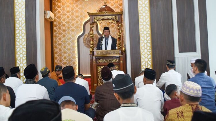 Wawako Maigus Nasir jadi penceramah Salat Idul Adha di Masjid Baitul Makwa Pampangan. (dok. Prokopim)