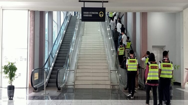 Skybridge Bandara Internasional Minangkabau (BIM) kembali dioperasikan. (Foto: Dok. Ist)