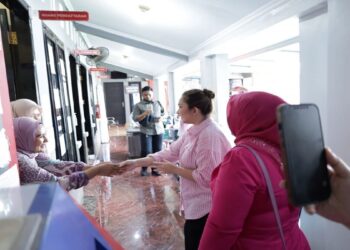 Kunjungi Pariaman, Anggota DPR Nafa Urbach Apresiasi Capaian UHC 99,8% 7 Kunjungi Pariaman, Anggota DPR Nafa Urbach Apresiasi Capaian UHC 99,8%