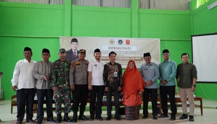 Dorong Gizi Anak dan Tekan Stunting, Anggota DPR RI Ade Rezki-BGN Sosialisasikan Program MBG di Agam