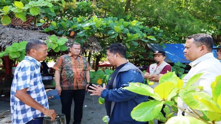 Pariaman Segera Pasang HF Radar Tsunami, Wali Kota: Alat Ini Penting untuk Mitigasi Bencana 1 Wako Pariaman Bersama BMKG meninjau lokasi penempatan HF radar tsunami. (Foto: Ist)