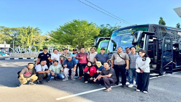 Kontingen PWI Sumbar bertolak ke Payakumbuh untuk mengikuti Porwaprov Payakumbuh-Limapuluh Kota. (Foto: Ist)