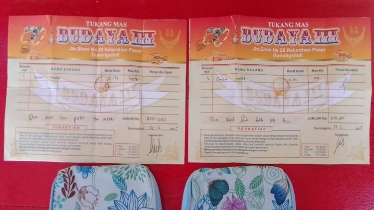 Petani Gunungsitoli Laporkan Dugaan Penipuan Kadar Emas ke Polres Nias 1 Bukti jual beli warga akan emas di toko tukang mas budaya III di Kota Gunungsitoli, Sumatera Utara (Sumut). (Radarsumbar/Yosi)