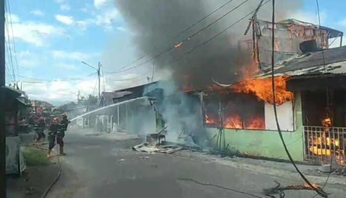 Rumah Makan di Berok Raya Terbakar, Kerugian Ditaksir Rp350 Juta