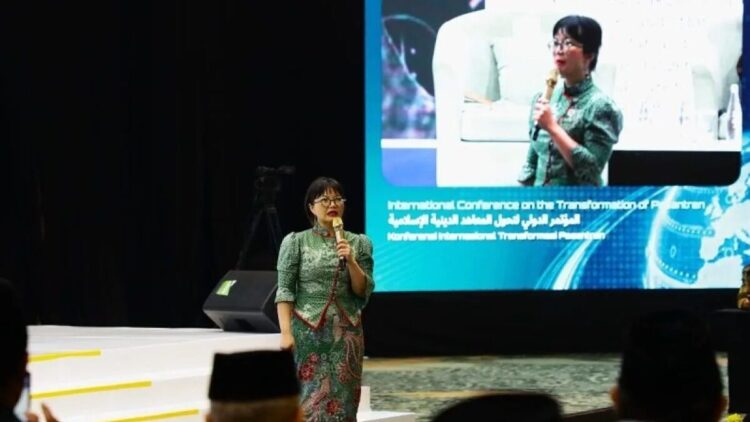 Wakil Menteri Pendidikan Tinggi, Sains, dan Teknologi (Wamendiktisaintek) Stella Christie dalam International Conference on the Transformation of Pesantren (ICTP) di Jakarta, Rabu (25/6/2025). (ANTARA/HO-Kemdiktisaintek RI)