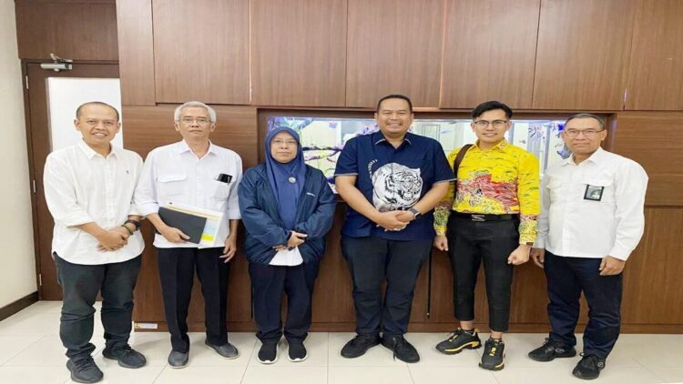 Wako Pariaman Yota Balad bertemu Dirjen Sumber Daya Air Kementerian Pekerjaan Umum di Jakarta. (Foto: Ist)
