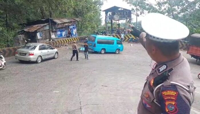 Kemacetan Dua Hari di Sitinjau Lauik Akhirnya Terurai, Lalu Lintas kembali Normal