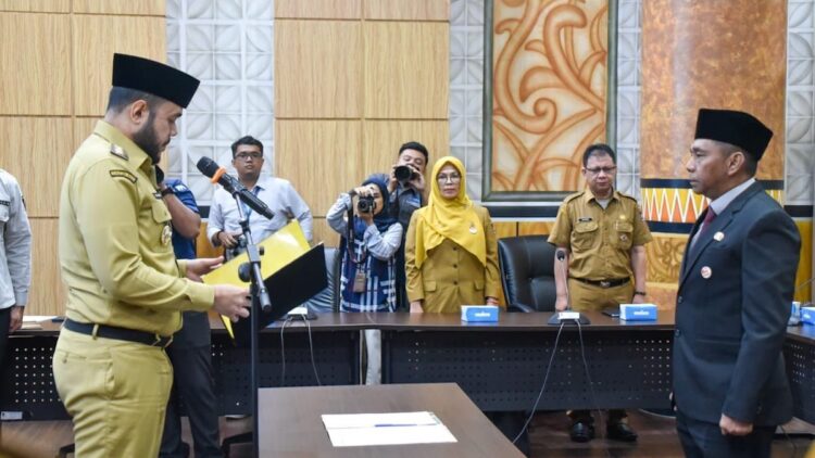 Wali Kota Fadly Amran Lantik Yudi Indra Syani Sebagai Dewas Perumda PSM 1 Yudi Indra Syani dilantikan jadi Dewan Pengawas PSM. (dok. Prokopim)