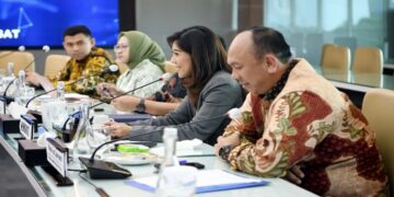 Pemerintah Dorong Operator Seluler Hadirkan Internet 100 Mbps hingga Pelosok tanpa Serat Optik