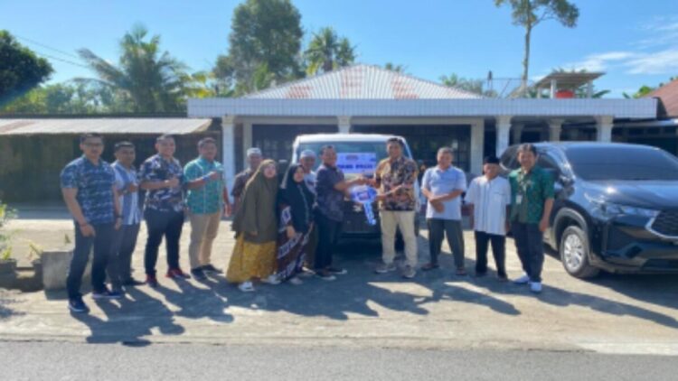 BRI Simpang Empat Serahkan Hadiah Mobil Langsung ke Rumah Nasabah 1 Hadiah mobil BRI Simpang Empat. (dok. istimewa)
