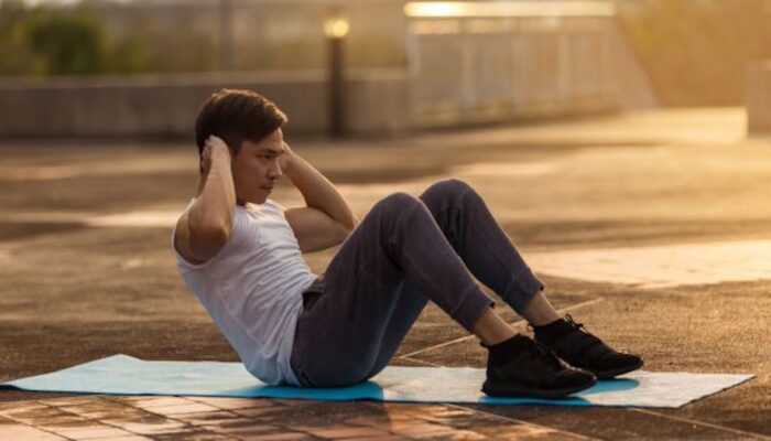 Tips Melakukan Sit Up yang Benar dan Efektif untuk Melatih Otot Perut