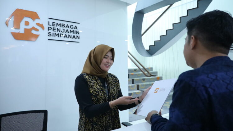 LPS: Indeks Menabung Konsumen Melemah 4,4 Poin pada Mei 2025 1 ilustrasi layanan di kantor LPS. (dok. istimewa)