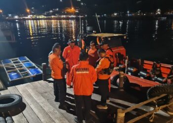 Satu Pemancing Tewas Terbawa Arus di Perairan Pulau Penyu, Satu Selamat 9 Persiapan tim Basarnas Padang evakuasi pemancing di Pessel. (dok. Basarnas Padang)