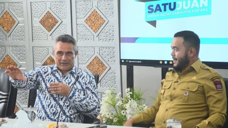 Wako Fadly Amran Bertemu Dubes Selandia Baru untuk Indonesia di Padang 1 Pertemuan Wako Fadly Amran dengan Dubes Selandia Baru untuk Indonesia. (dok. Prokopim)