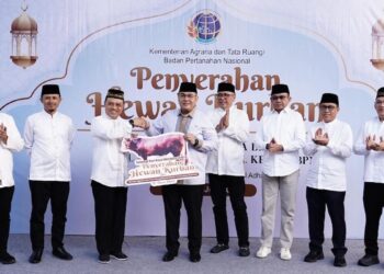 Prosesi penyerahan hewan kurban Kementerian ATR/BPN. (dok. istimewa)