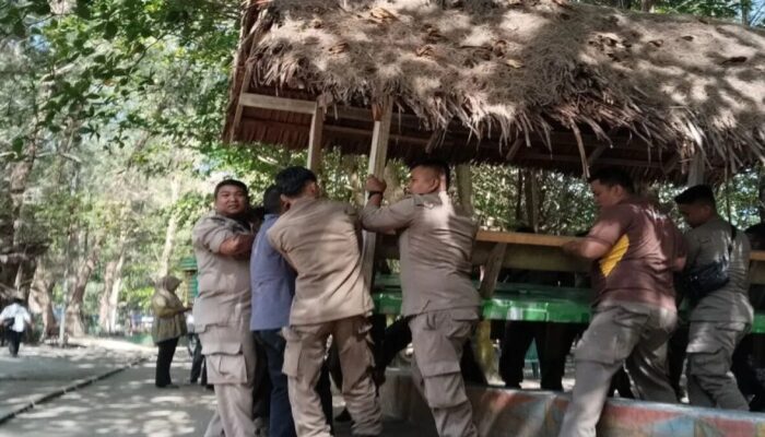 Pemasangan Radar Tsunami di Pantai Anas Malik, Gazebo Pedagang Direlokasi