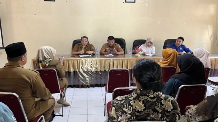 Suasana Musyawarah Nagari Khusus di salah satu nagari di Kabupaten Padang Pariaman, Sumbar guna membentuk Koperasi Merah Putih di daerah itu. Antara/HO-Disdagnalerkop dan UKM Padang Pariaman