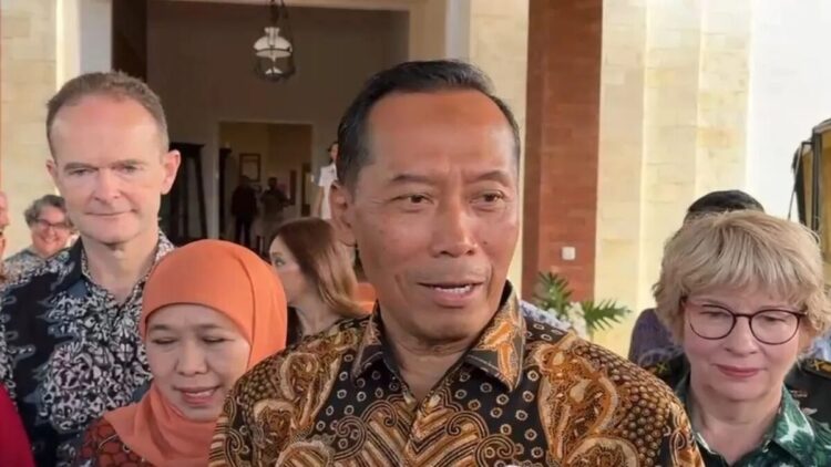 Wakil Menteri Pendidikan Tinggi, Sains, dan Teknologi (Wamendiktisaintek) Fauzan seusai menghadiri peresmian King' College London di Kawasan Ekonomi Khusus (KEK) Singhasari, di Kabupaten Malang, Jawa Timur, Rabu (28/5/2025). (ANTARA/Ananto Pradana)