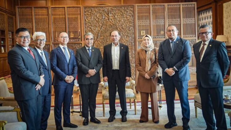 Andre Rosiade Dampingi Ketua MPR RI Ahmad Muzani Bertemu Perdana Menteri Malaysia 1 Andre Rosiade dampingi Ahmad Muzani bertemu PM Malaysia. (dok. istimewa)