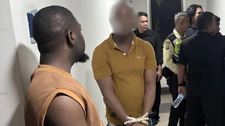 Imigrasi Deportasi Sembilan WNA Pelaku 'Love Scamming' 1 Direktorat Jenderal Imigrasi mendeportasi dan memasukkan ke dalam daftar cekal sembilan warga negara asing yang diduga terlibat dalam tindak pidana penipuan berkedok percintaan (love scamming). (Dok.Ditjen Imigrasi)