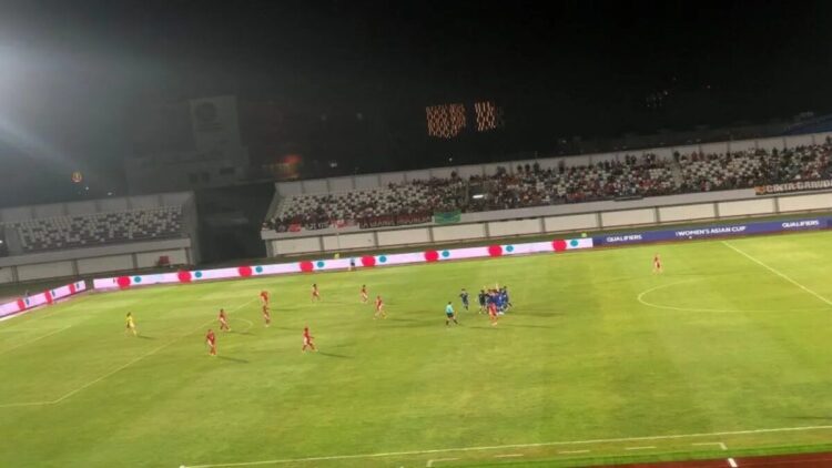 Gagal ke Piala Asia 2026, Timnas Putri Indonesia Takluk 1-2 dari Taiwan 1 Pertandingan terakhir babak kualifikasi Piala Asia Putri 2026 Grup D antara Indonesia melawan Taiwan di Indomilk Arena, Kabupaten Tangerang, Sabtu (5/7/2025). Pertandingan ini dimenangkan oleh Taiwan dengan skor 2-1. (ANTARA/Zaro Ezza Syachniar)