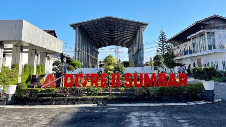 KAI Divre II Sumbar Layani 1 Juta Lebih Penumpang Pada Semester I 2025 1 KAI Divre II Sumbar. (dok. istimewa)