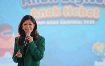 Menteri Komunikasi dan Digital Meutya Hafid momentum peringatan Hari Anak Nasional 2025 di Sekolah Rakyat Sentra Handayani, Jakarta Timur, Kamis (24/7/2025) mengatakan dalam regulasi PP Tunas, setiap platform digital memiliki klasifikasi batas usia anak yang berbeda-beda sesuai tingkat risikonya. (Foto: Amiriyandi/InfoPublik/Ditjen KPM)